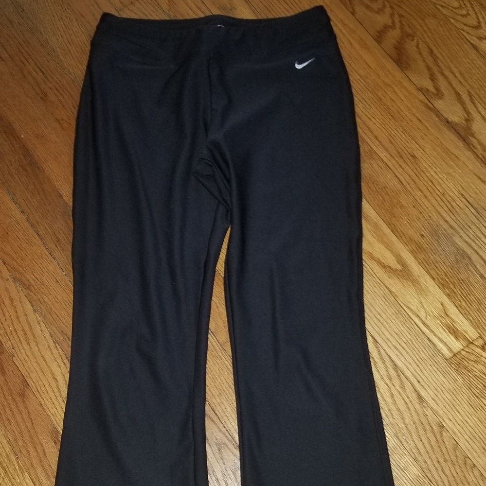 Nike capri yoga pants